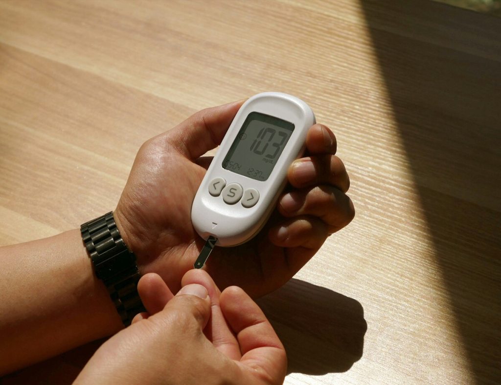 How to check kit expiry dates before selling diabetic supplies by inspecting packaging, labels, and product condition